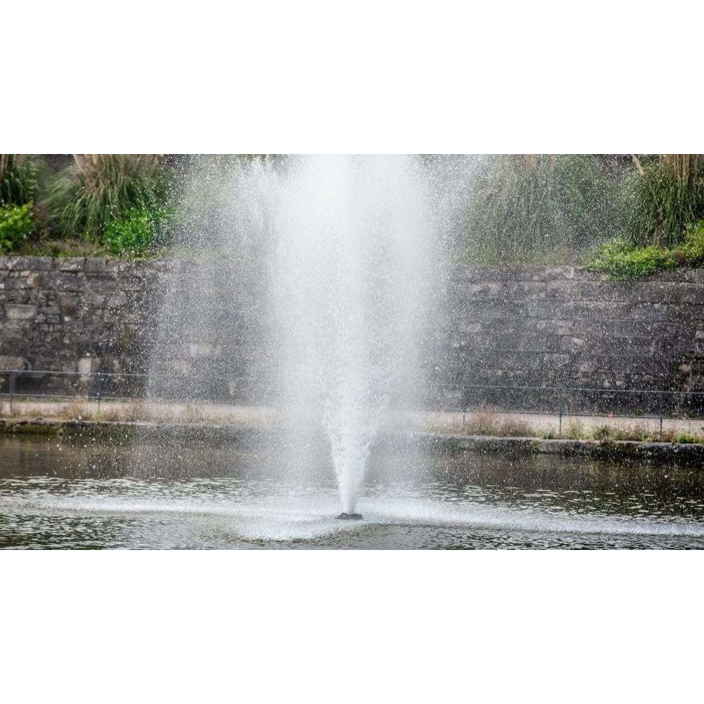 FOUDEBASSIN.COM Flostyle - Ajutage au choix - Jet d'eau flottant alliant bienfaits et élégance