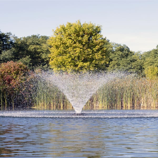 Fontaine flottante Kasco VFX sur un étang